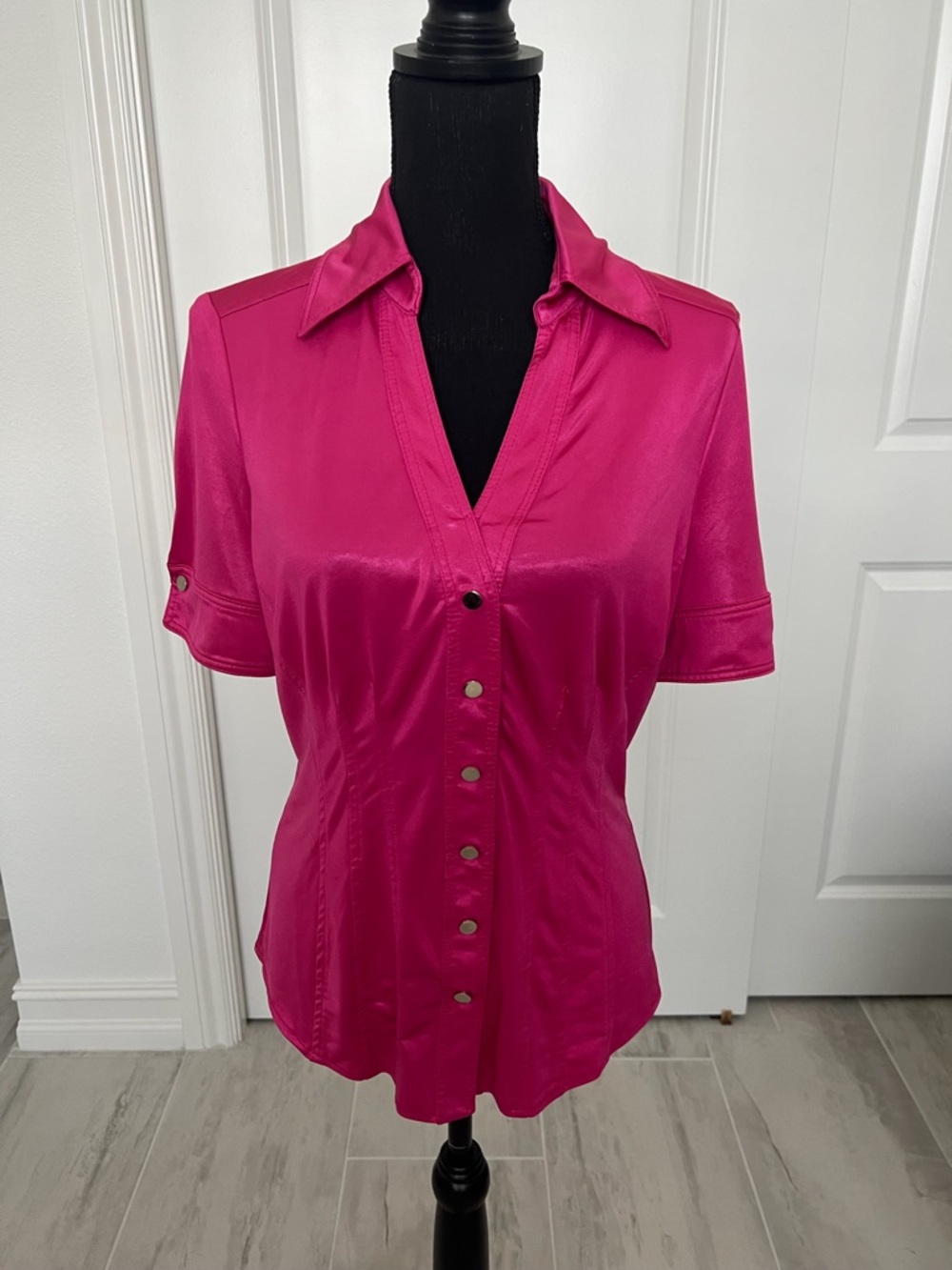Cache Fuchsia Button-Front Short Sleeve Blouse